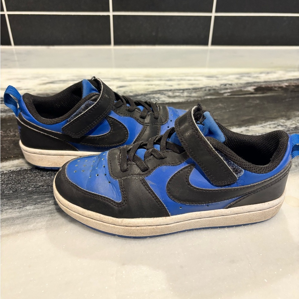Nike Kids Black and Blue Sneakers